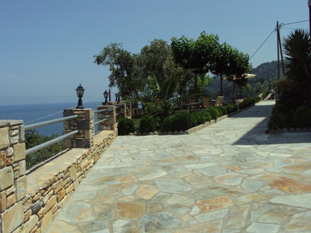 Guesthouse Enastron Chorefton Exterior photo