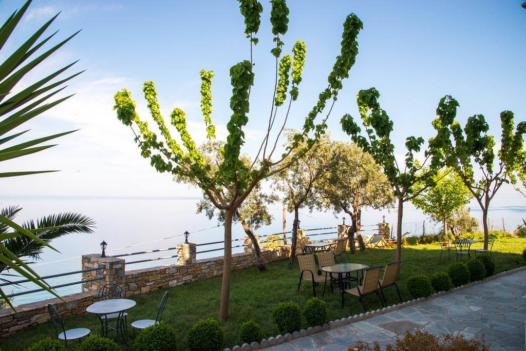 Guesthouse Enastron Chorefton Exterior photo