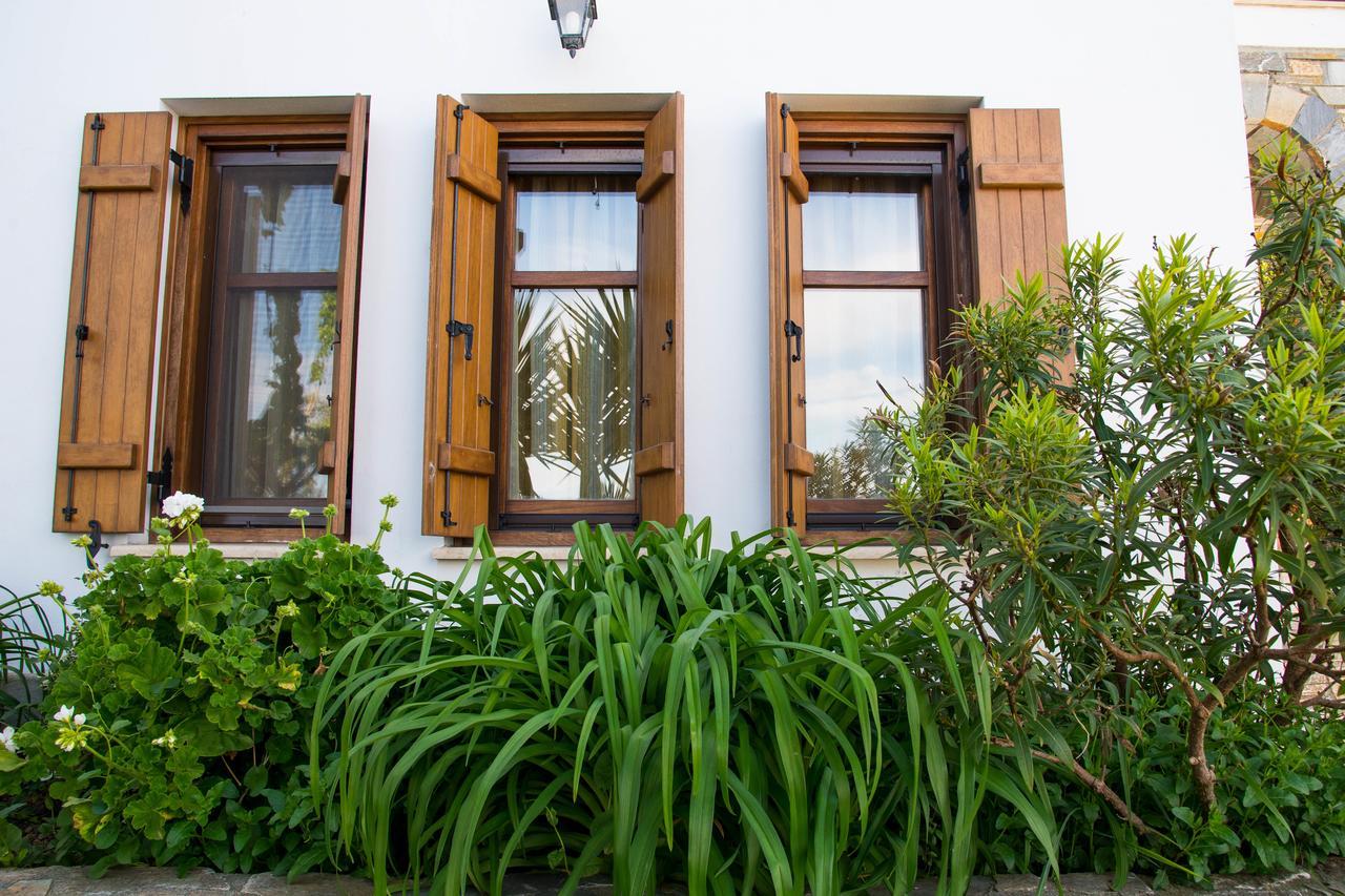 Guesthouse Enastron Chorefton Exterior photo